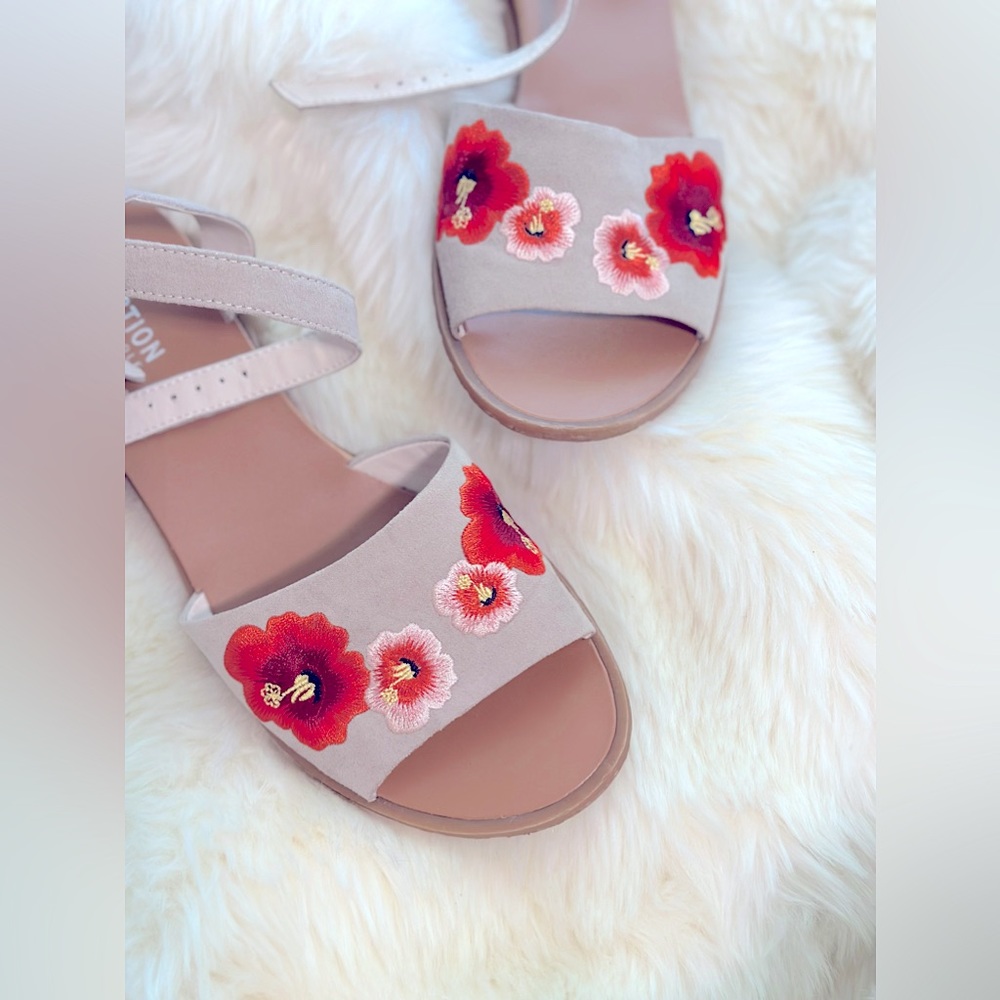Ladies Stylish Floral Embroidery Open-Toe Sandals »RARE« KENNETH COLE FLORAL US8